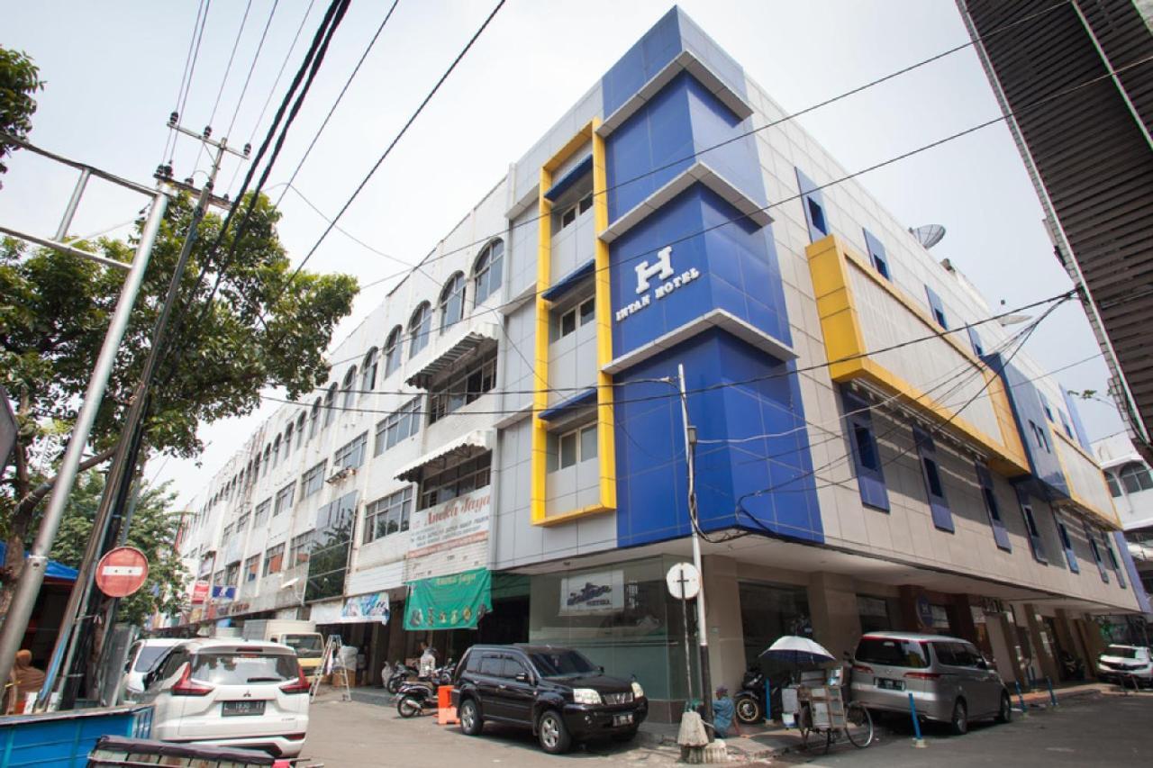 Hotel Reddoorz Near Pasar Turi Station à Kapasari Extérieur photo